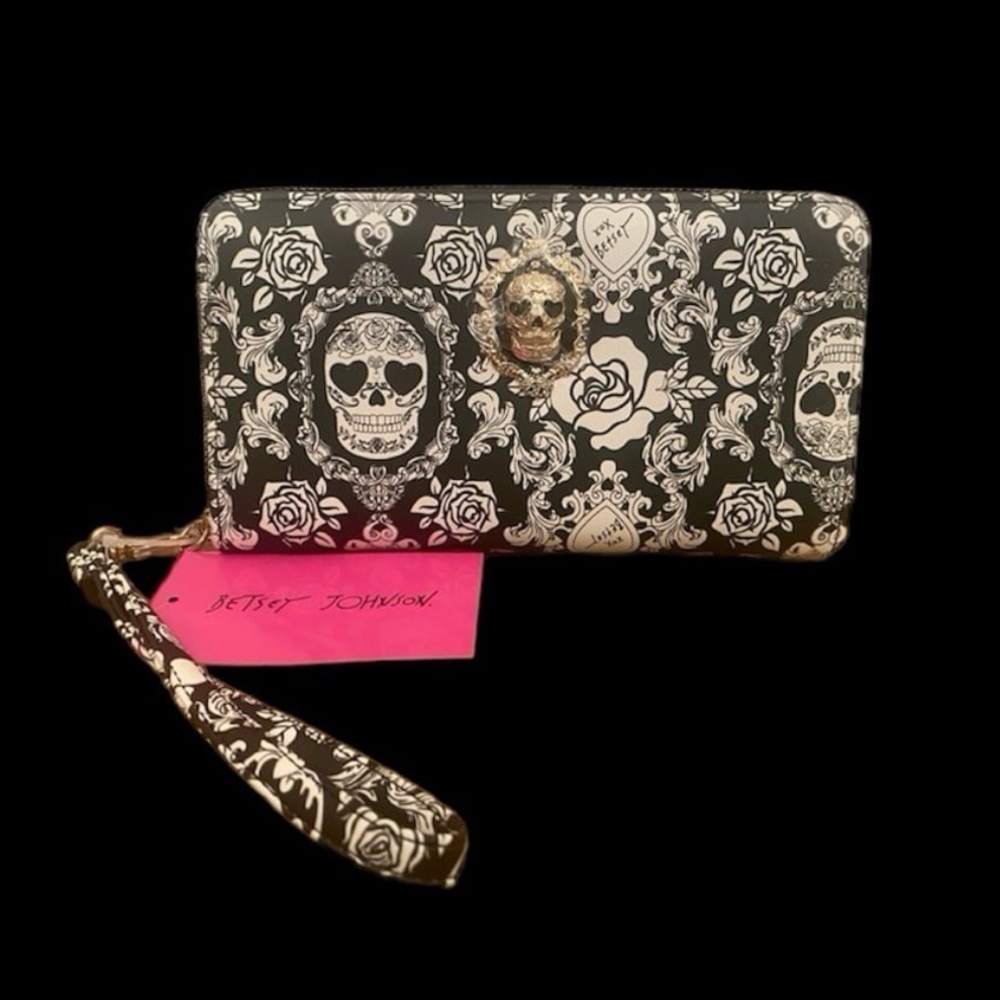 Betsey Johnson Skull Flowers Wallet Wrislet